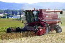 Case 2166, bei der Ernte von Sojabohnen am Marchhügel im Breisgau, Sept.2022