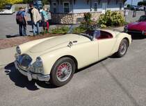MG A Roadster 1500, produziert von 1955 bis 1962. Während seiner achtjährigen Bauzeit verkaufte sich der als Roadster und Coupe lieferbare Sportwagen in 101.081 Einheiten. Unter den Begriff MG A fallen folgende Modelle: MG A 1500, MG A Twin Cam, MG A 1600 und das Modell Mark II. Der Vierzylinderreihenmotor des MG A 1500 hat einen Hubraum von 1489 cm³ und leistet zwischen 68 PS und 72 PS. Niagara Falls/Ontario im September 2019.