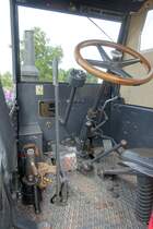 Lanz Bulldog, Kennzeichen:  BH 29-1937, Führerhaus Innenansicht  /  am 20.08.2022 beim TOCH-Treffen (Traktoren Oldtimer Club Hamburg von 1988) in HH-Neuengamme  /