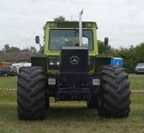 MB trac 1300 turbo, 4-Takt 6-Zyl. Reihenmotor, 5958 cm³, 92 kW (125 PS),  Produktionszeit: 1987-1991 / am 20.08.2022 beim TOCH-Treffen (Traktoren Oldtimer Club Hamburg von 1988) in HH-Neuengamme  /