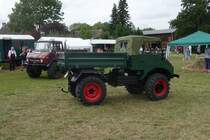 Unimog 411 / am 20.08.2022 beim TOCH-Treffen (Traktoren Oldtimer Club Hamburg von 1988) in HH-Neuengamme  /