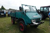 Unimog 411 U32, lang, Export,  Daimler-Benz, OM 636, 1767 cm³, 32 PS, max. 53 km/h, Baujahr 1967 / am 20.08.2022 beim TOCH-Treffen (Traktoren Oldtimer Club Hamburg von 1988) in HH-Neuengamme  /