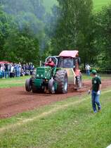 Hier nochmals der gr�ne Belazerus beim ntraktorpulling in Oberlungwitz. Diese Traktoren starten beim richtigen Traktorpulling in der 3,5t Klasse. 