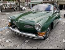 Dunkelgrüner VW Karmann Ghia in Aarberg am 17.09.2022