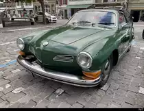 Dunkelgrüner VW Karmann Ghia in Aarberg am 17.09.2022