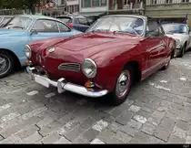 Dunkelroter VW Karmann Ghia in Aarberg am 17.09.2022