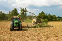 LU Norbert Mäser Claas Jaguar 970 und Deutz Fahr 8280 mit Krampe Bandit 980 im August 2022 bei der Maisernte