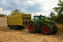 Fendt 939 Vario mit Fliegl Gigant ASW288 im August 2022 beim Mais Häckseln
