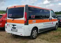 =Renault Trafic des DRK MITTELHESSEN steht im Mai 2022 auf dem Parkgelände der RettMobil