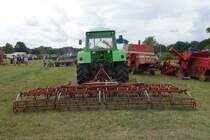 Ackerschlepper mit Grubber / am 20.08.2022 beim TOCH-Treffen (Traktoren Oldtimer Club Hamburg von 1988) in HH-Neuengamme  /