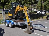 Sany Rauppenbagger, war zum Abtransport auf einem Hänger verladen.  09.2022
