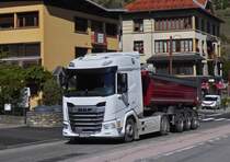 Dieser DAF XF 460 Kippersattelzug fuhr mir in Bourg St. Maurice vor die Linse. 09.2022