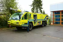 US Army Fire-Rescue Wiesbaden Airfield Rosenbauer Panther am 25.09.22 beim Tag der offenen Tür der Feuerwehr Idtsein