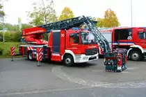 Feuerwehr Idtstein Mercedes Benz Rosenbauer DLK 23/12 am 25.09.22 beim Tag der offenen Tür
