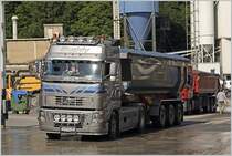 FLAGSCHIFF in silber made by VOLVO Trucks: VOLVO FH16 660PS der AUGST BAUSTOFFE in Hohenlimburg. (20.05.2009)