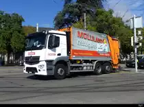 Mercedes Müllfahrzeug unterwegs in der Stadt Zürich am 04.10.2022