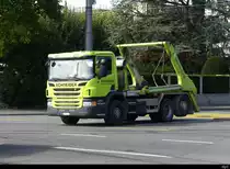 Scania Muldentransporter unterwegs in der Stadt Zürich am 04.10.2022