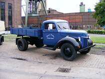 Ein historischer Ford-Lkw auf dem Gel�nde des Bergwerks Auguste Victoria 3/7 in Marl beim Tag der offenen T�r am 9. Mai 2009. 
