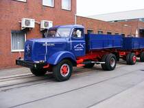 Ein historischer Henschel-Lkw auf dem Gel�nde des Bergwerks Auguste Victoria 3/7 in Marl beim Tag der offenen T�r am 9. Mai 2009. 
