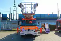 Feuerwehr Bad Vilbel Mercedes Benz Atego DLK 23/12 am 03.10.22 beim Tag der offenen Tür