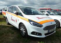 =Ford Focus der Malteser steht auf dem Parkplatz der RettMobil im Mai 2022