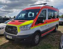 =Ford Transit vom DRK KV TÜBINGEN, gesehen auf dem Parkplatz der RettMobil im Mai 2022