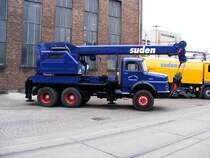 Ein historischer Mercedes-Benz-Autokran auf dem Gel�nde des Bergwerks Auguste Victoria 3/7 in Marl beim Tag der offenen T�r am 9. Mai 2009. 
