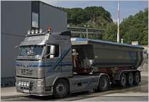 Ein PRACHTSTCK(!) Bad Boys dirve Bad Toys: VOLVO FH16 660PS  BUDY  von AUGST BAUSTOFFE.(20.05.2009)

