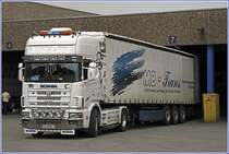 SCANIA TOPLINE 144L 530PS  WIHTE POWER  von MB-TRANS rangiert an die Ladestelle in Hagen. (22.05.2009) 

