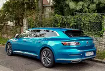 Rückansicht: VW Arteon  Shooting Brake  in Kingfisher Blue. Foto: Mai, 2021.