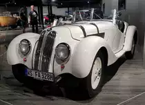 =BMW 328 Roadster, Bauzeit 1937 - 1939, 1971 ccm, 33 PS , 155 km/h, steht im EFA Museum in Amerang, 06-2022