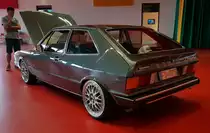 =VW Scirocco steht in der Ausstellungshalle beim Scirocco-Treffen in Hohenroda, 06-2022