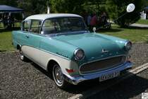 Ein Opel Rekord P1 auf einer Oldtimerausstellung am 24. Mai 2009 in Kronach.