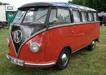 =VW T1 Samba steht im Mai 2022 beim T 1-Treffen in Eschwege