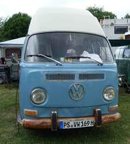 =VW T2 steht im Mai 2022 beim T 1-Treffen in Eschwege