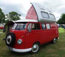 =VW T1 als Camper steht im Mai 2022 beim T 1-Treffen in Eschwege