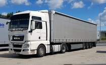 =MAN TGX-Sattelzug aus Litauen rastet im Mai 2022 an der A 7