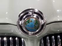 =Frontemblem des Ford Taunus 12 M, Bauzeit 1952 - 1959, 1172 ccm, 38 PS, 110 km/h, gesehen im EFA Museum in Amerang, 06-2022