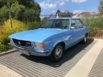 =Opel Rekord D steht im August 2022 bei KULT-BLECH-KLASSIKER in Alsfeld