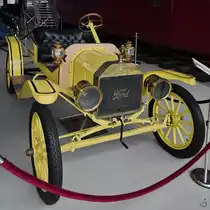 Ein Ford T Speedster aus dem Jahre 1911, so gesehen im November 2022 im Oldtimermuseum Prora.