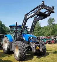 =New Holland, gesehen beim Köhlerfest in Bad Orb, 06-2022
