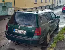 Rückansicht: VW Golf IV Variant in Bright Green. Foto: Juni, 2021.