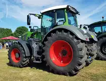 =Fendt Vario 826, ausgestellt beim Bürgerfest  200 Jahre Landkreis Fulda  auf dem Gelände von Schloß Fasanerie im Juni 2022