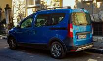 Rückansicht: Dacia Dokker in Bleu D'Azure. Foto: Juni, 2021.