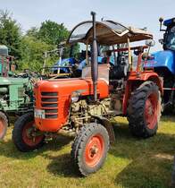 =Zetor 3011, gesehen beim Köhlerfest in Bad Orb, 06-2022