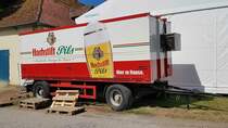 =Kühlwagen der Brauerei HOCHSTIFT, eingesetzt beim Bürgerfest  200 Jahre Landkreis Fulda  auf dem Gelände von Schloß Fasanerie im Juni 2022