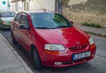Daewoo Kalos Sedan in der Farbe Super Red. Foto: 06.2021.