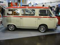 Profilansicht eines Fiat 850T Familiare. Essen Motor Show am 06.12.2022.