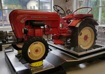 =Porsche Junior als Simulationsfahrzeug, gesehen im Museum  fahr(T)raum - Ferdinand Porsche  in Mattsee/Österreich im Juni 2022