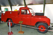 Dieses kleine Flughafenfeuerwehrfahrzeug von Land Rover (Santana) ist im Museo del Aire ausgestellt. (Cuatro Vientos, November 2022)